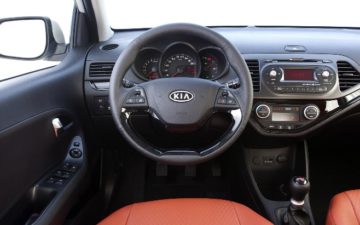 Kia Picanto (ou similaire/or similar) 